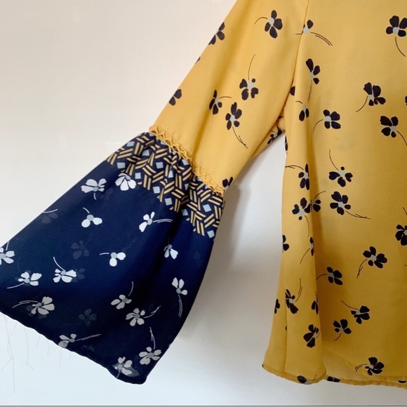 Sienna Sky Floral Blouse - Picture 5 of 6